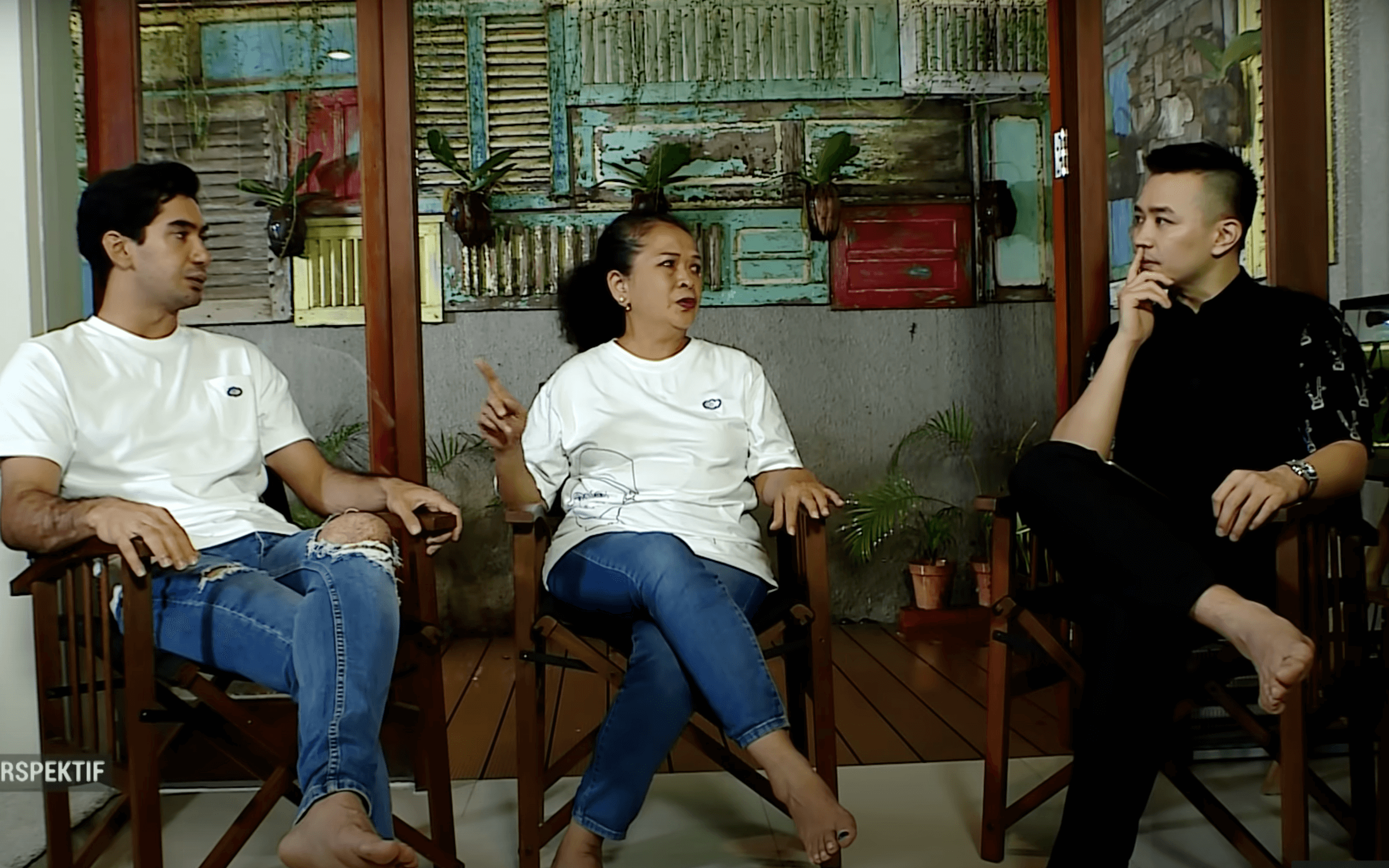Lantai Kayu Indonesia di Rumah Reza Rahadian, Seperti Apa Ya?