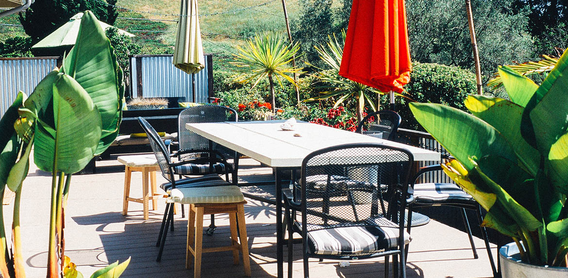 Tips Memilih Warna WPC Decking yang Tepat